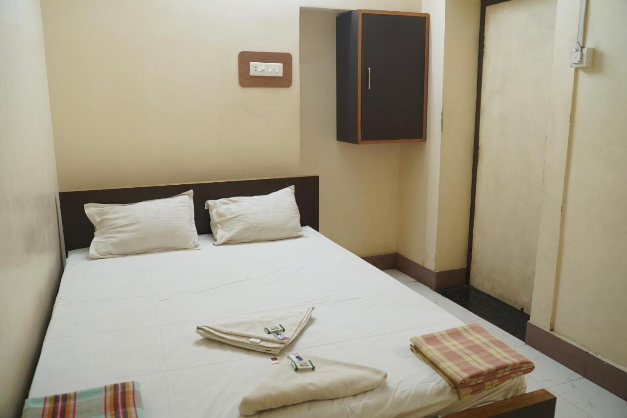 Sowmya Lodge Tiruchirappalli Exterior foto