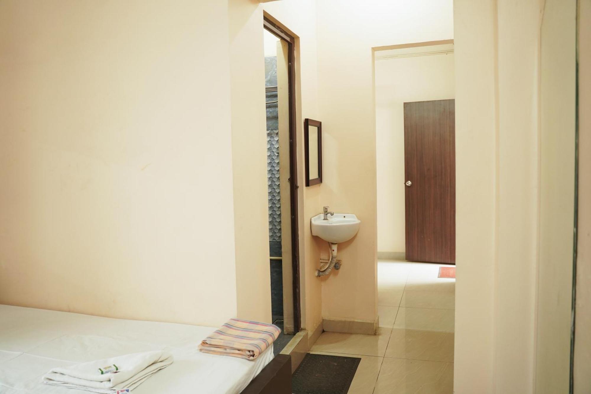Sowmya Lodge Tiruchirappalli Exterior foto