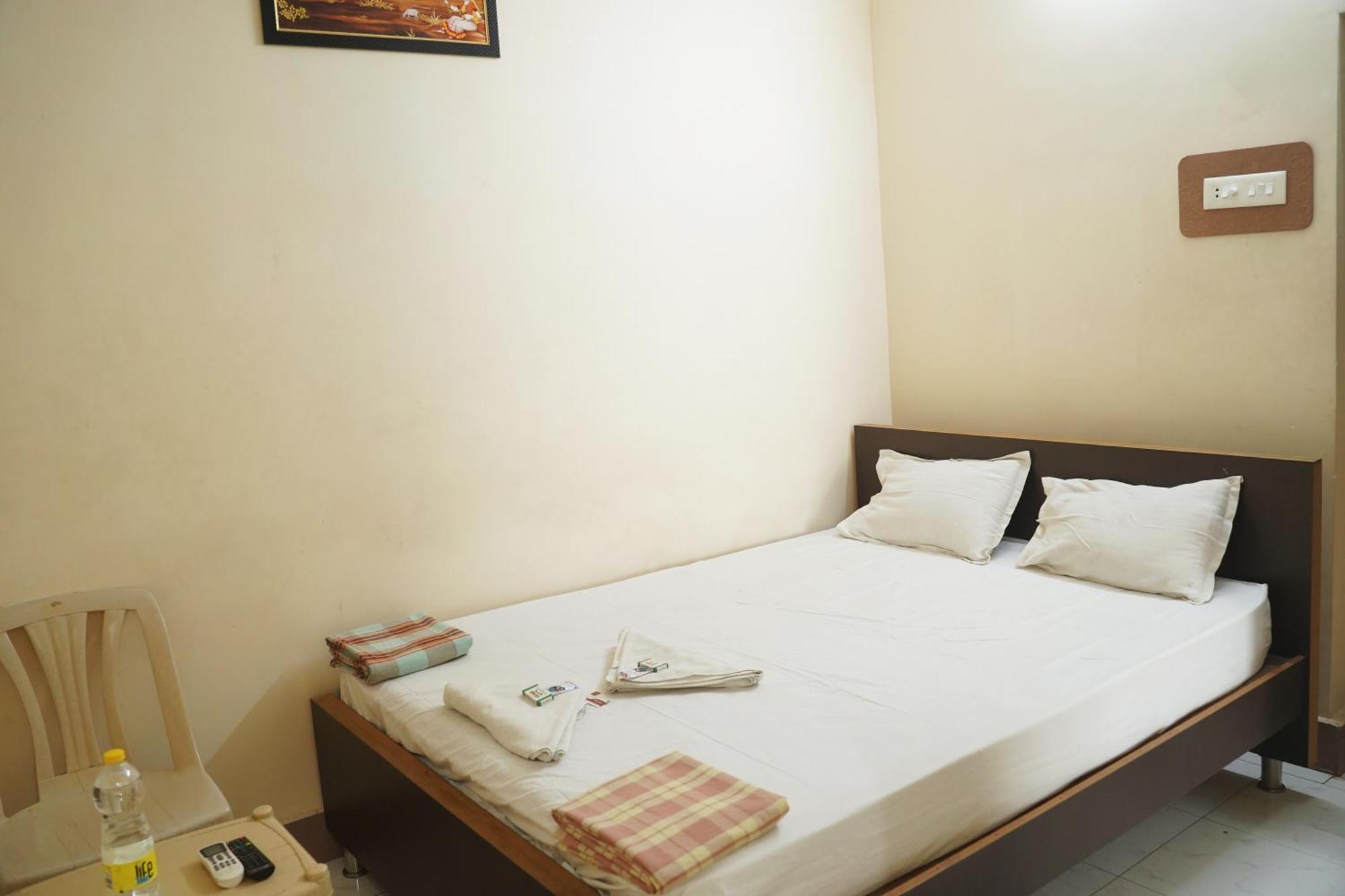 Sowmya Lodge Tiruchirappalli Exterior foto